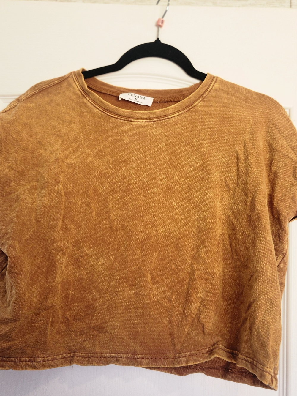 Zenana Outfitters Cropped Washed Tee M Euc